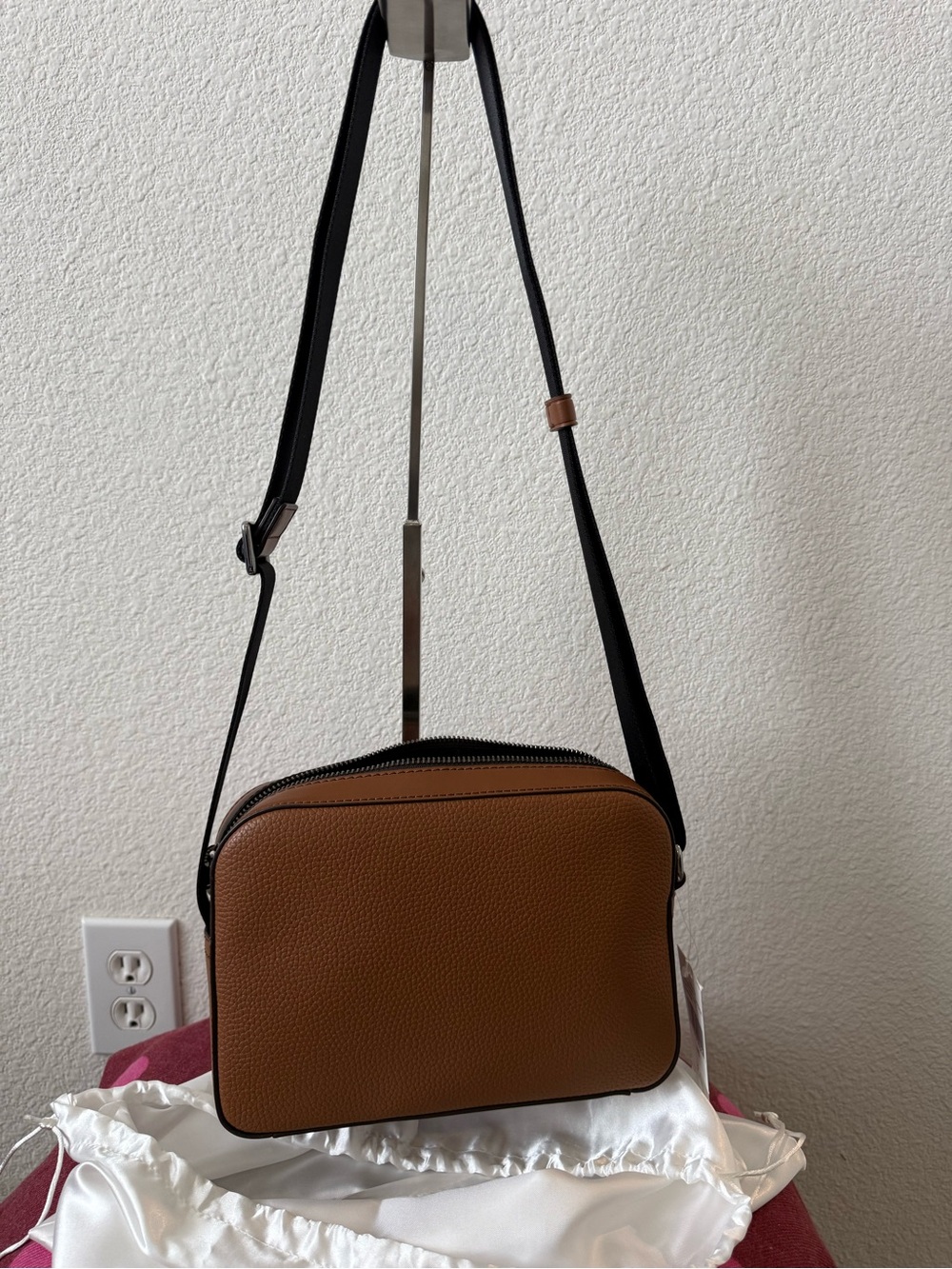 Michael Kors Cooper Leather Flight Bag Brown Crossbody NWT - Picture 9 of 9